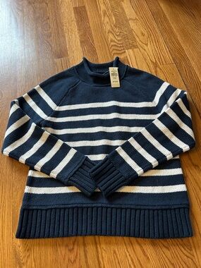 NWT LL Bean signature sweater size small